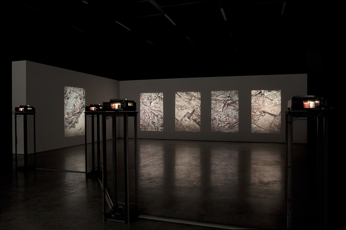 untitled (identity of place), KASK School of Arts, Ghent, 2012<br />
slide projection with 6 projectors